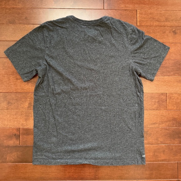 Nike Men's Dark Gray T-Shirt - Picture 2 of 2